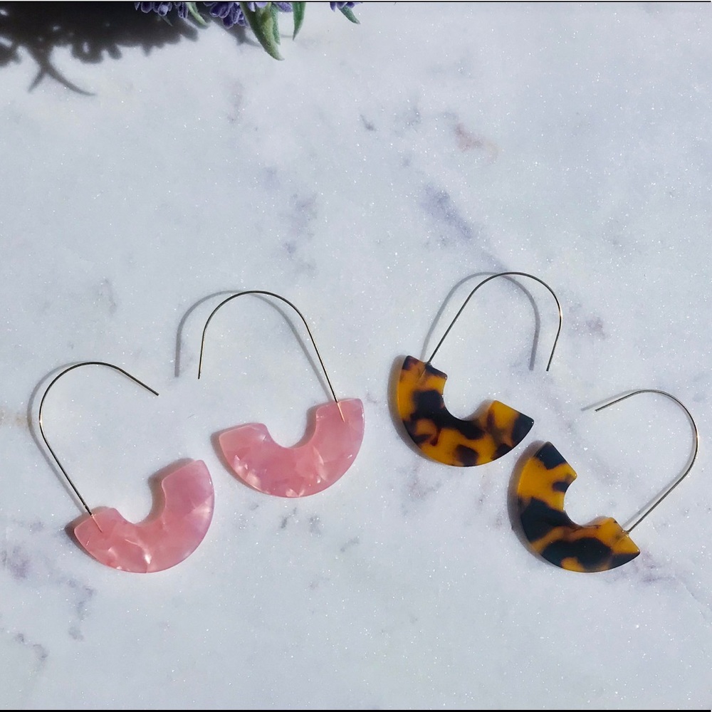 Tortoise shell dangle earrings - Picture 2 of 8